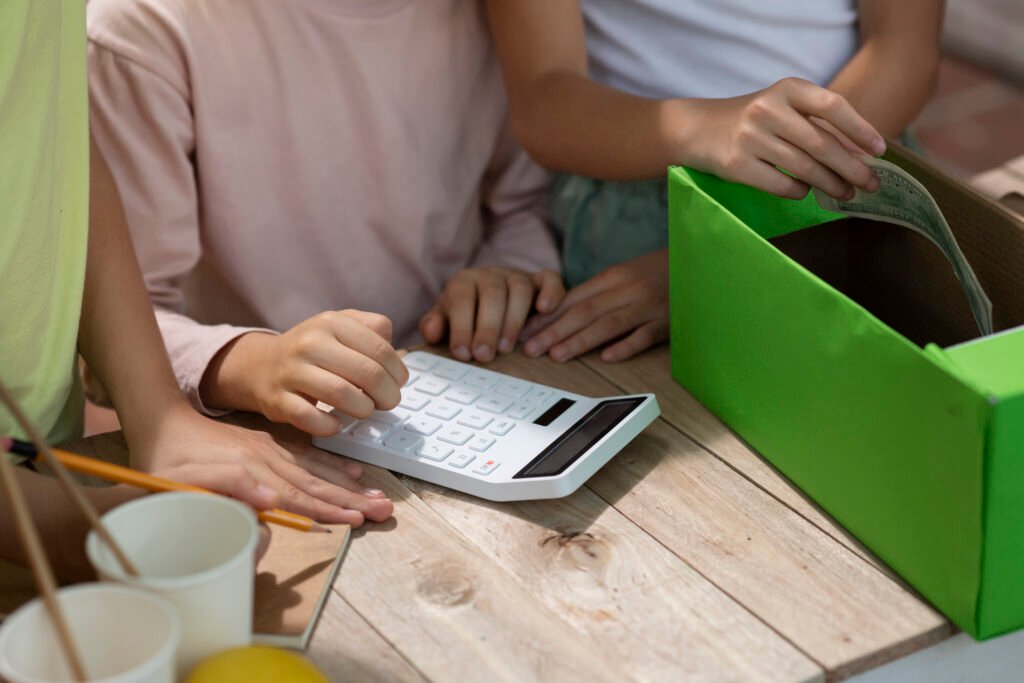 Costos tienda virtual vs física Medellín - Ahorro operativo e-commerce